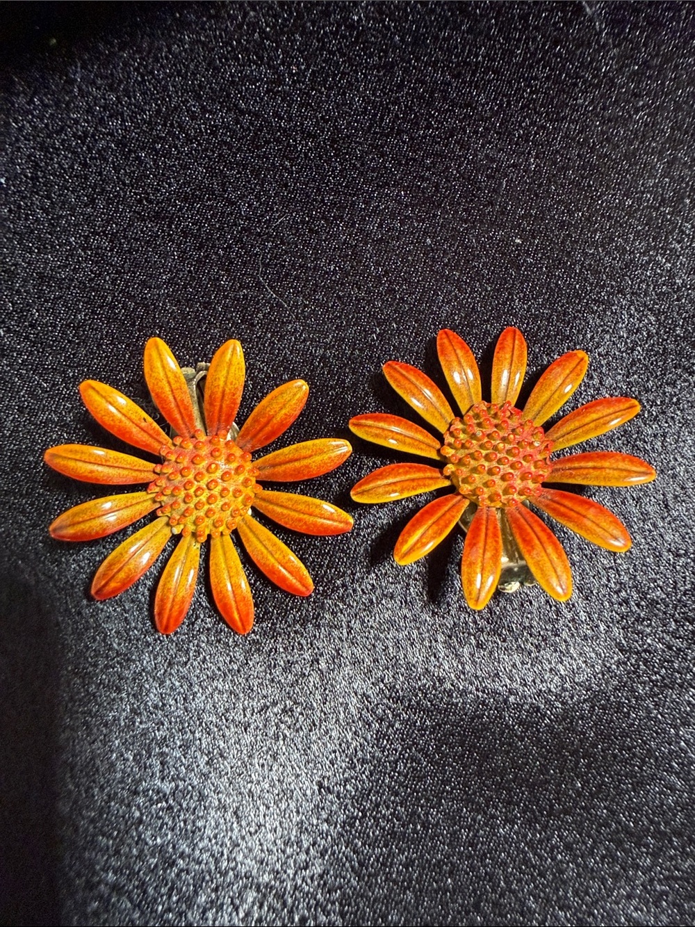 Vintage Enamel Metal Daisy Flower 1960 Set - Picture 4 of 5